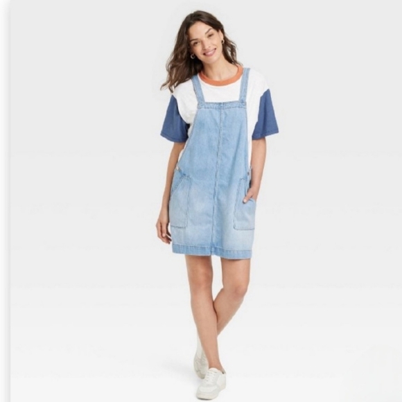 Universal Thread Dresses & Skirts - Universal Threads Denim Overall Dress Womens Medium